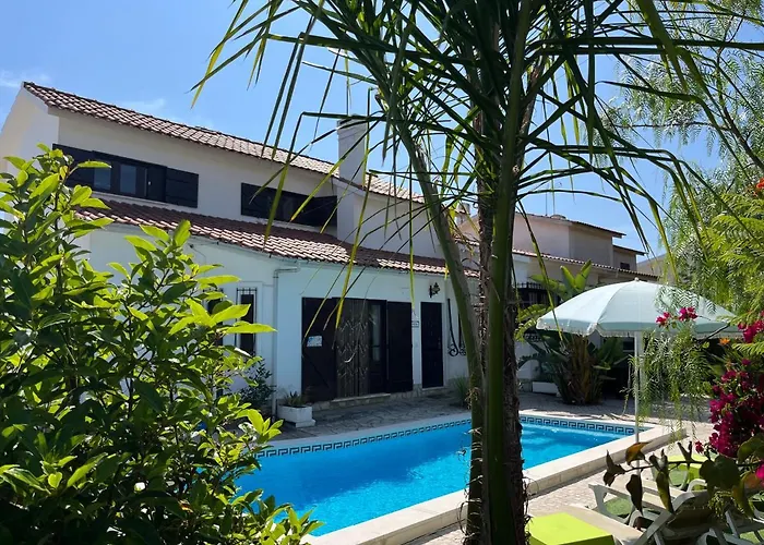 Casa Pausa Sesimbra Holiday Home